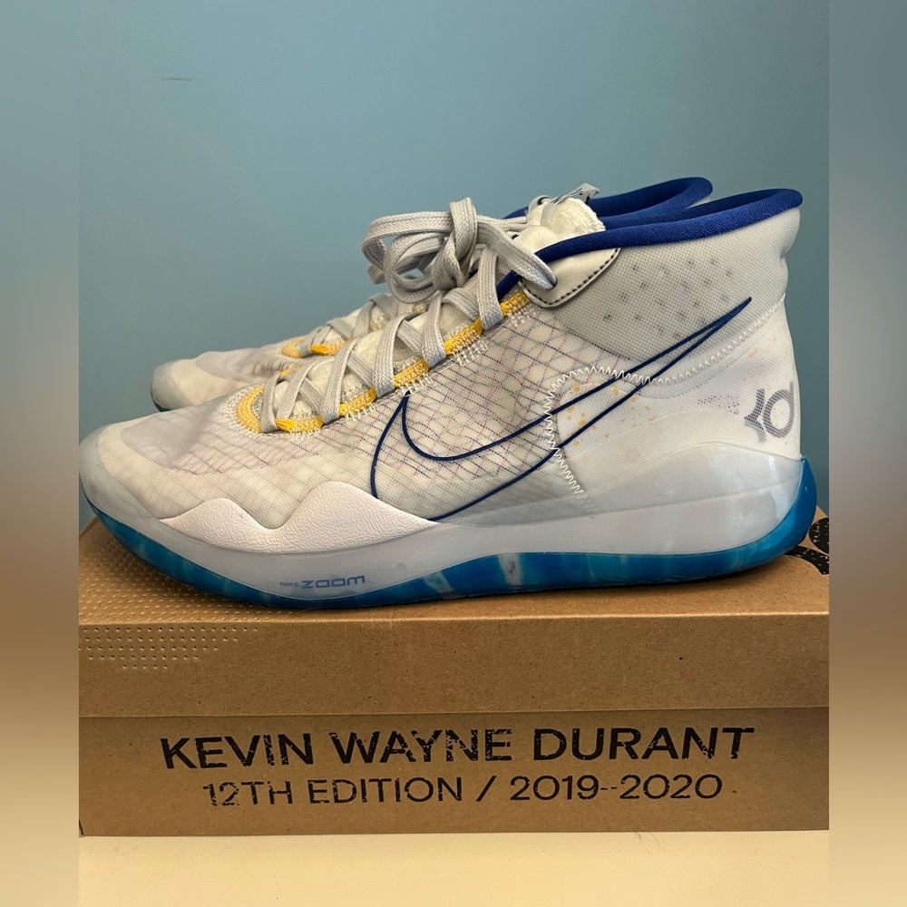 NEVER WORN Nike Kevin Durant sneakers